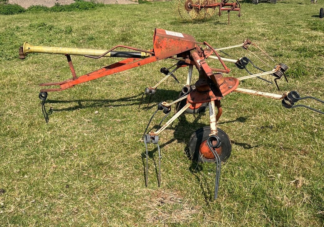 Klassieke kunstmest strooier, schudder en wiersmachine, Ophalen, Veehouderij, Weidebouw