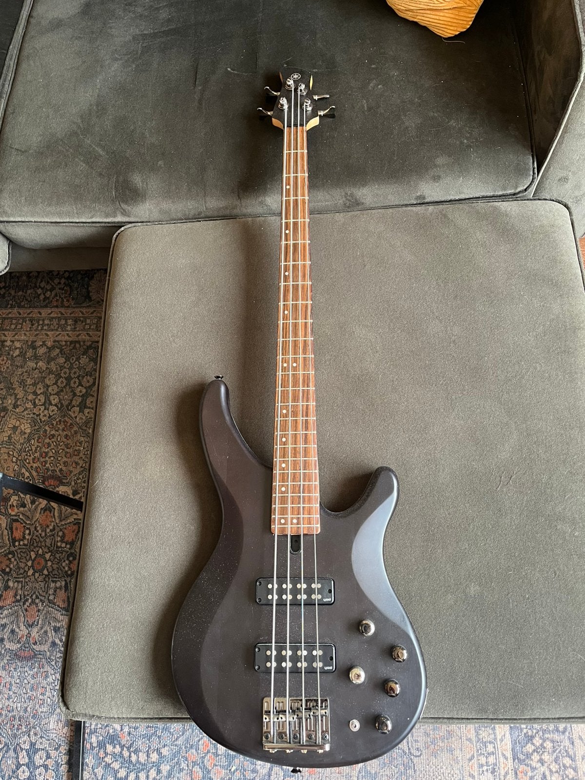 Yamaha TRBX504 - Actieve basgitaar, Muziek en Instrumenten, Snaarinstrumenten | Gitaren | Bas, Ophalen, Gebruikt, Elektrisch