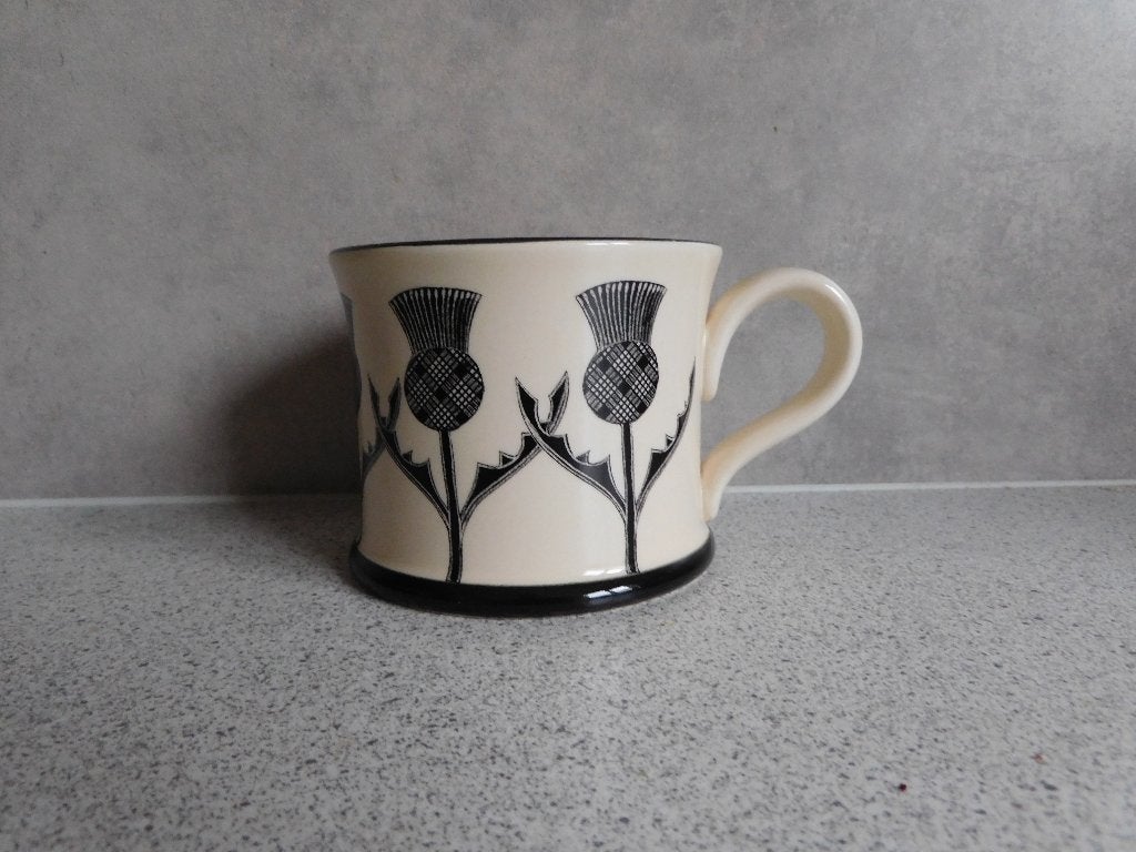 Mok 8,5x10 cm. Thistle Scottsware Moorland Pottery, Huis en Inrichting, Keuken | Servies, Keramiek, Ophalen of Verzenden, Zo goed als nieuw