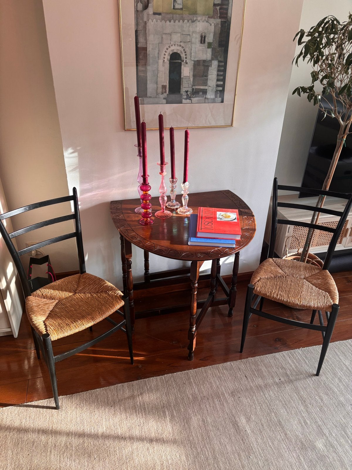 Antiek Hangoor Tafeltje - Elegant en Ruimtebesparend, Ophalen