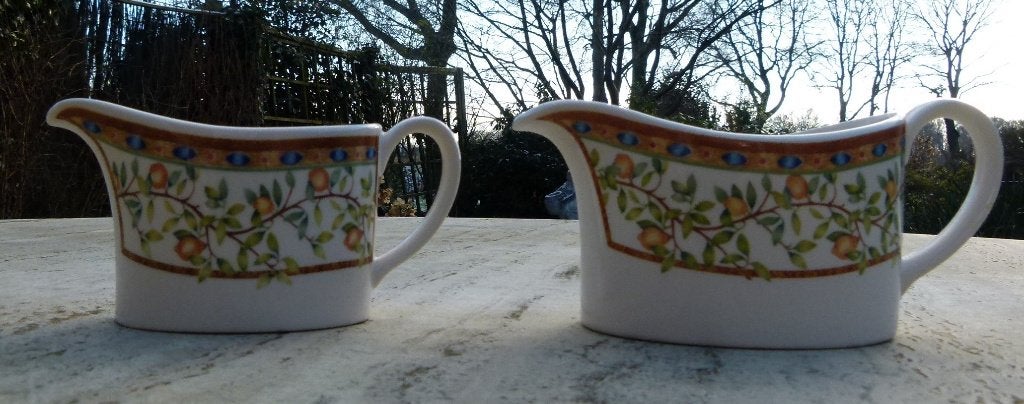 Johnson Brothers Lemon Tree Sauskan met Melkkan, Huis en Inrichting, Ophalen of Verzenden, Nieuw, Porselein, Overige typen