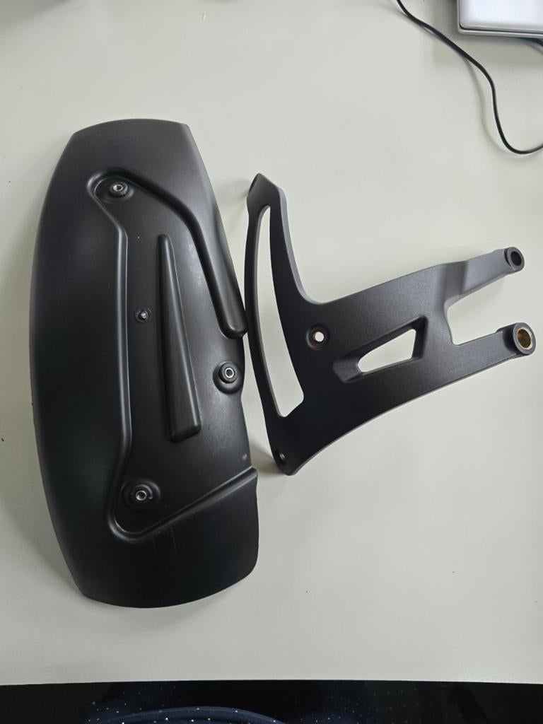Zwart spatbord en beugel voor motorfiets, Ophalen of Verzenden