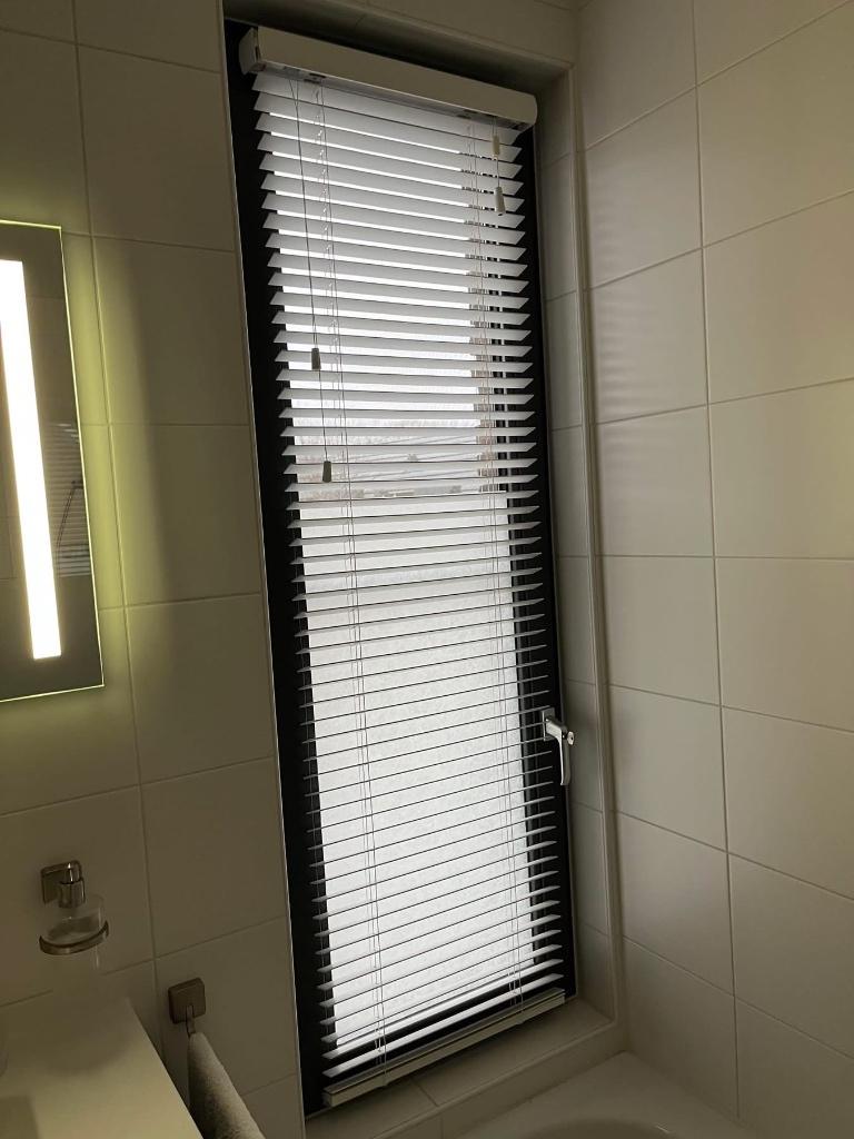 Luxaflex, Huis en Inrichting, Ophalen, Gebruikt, Wit, 50 tot 100 cm