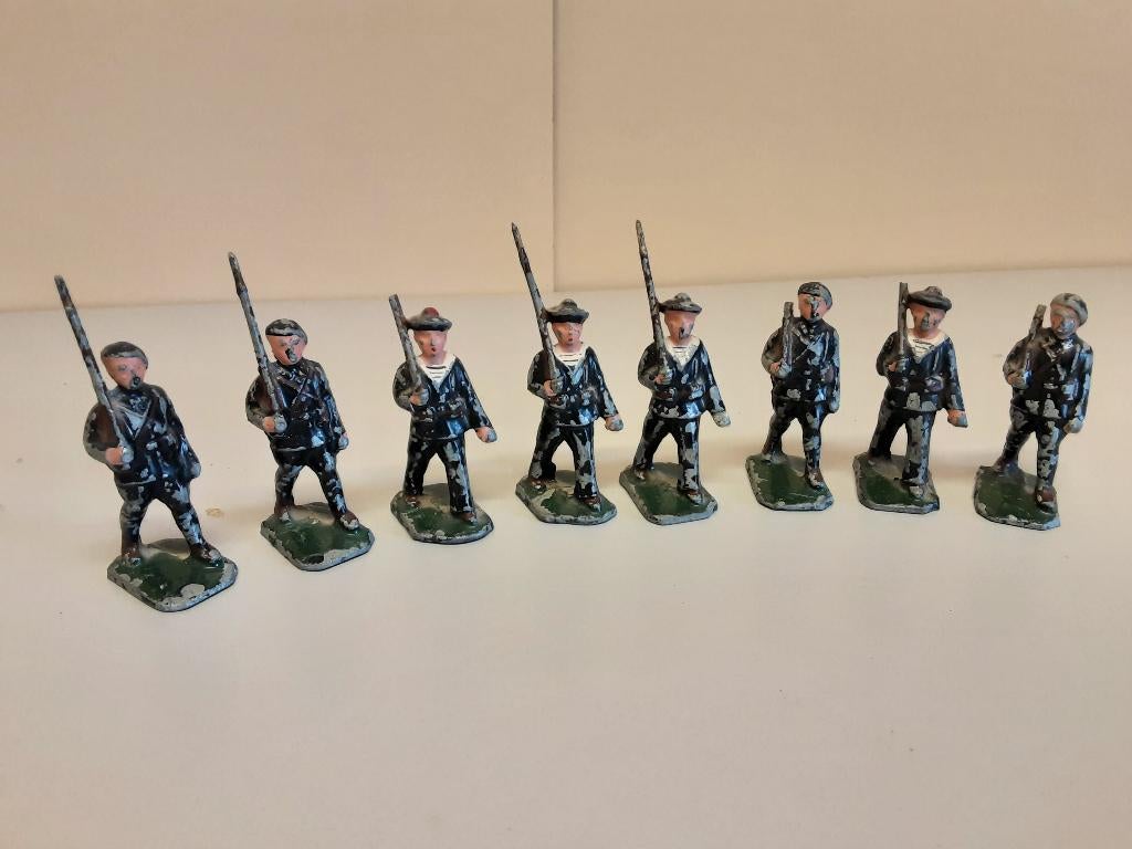 Antiek speelgoed , 8 Matroos / marinierfiguren, Ophalen of Verzenden