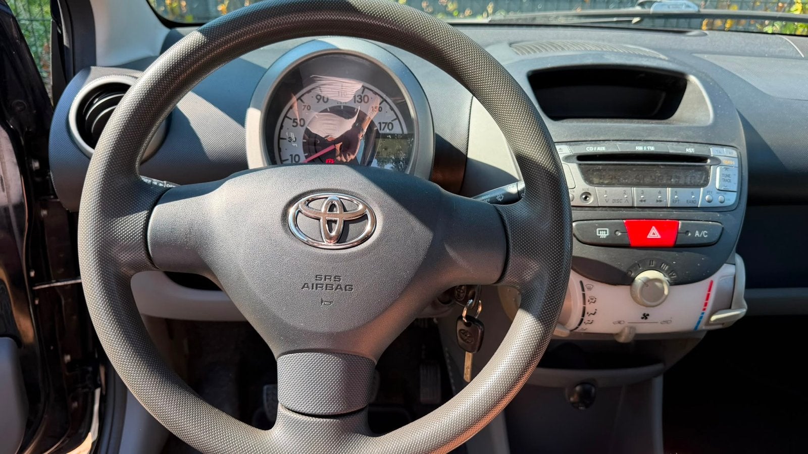 Toyota Aygo 1.0 12V Vvt-i 3DRS MMT 2007 Zwart, Auto's, Voorwielaandrijving, 4 stoelen, Origineel Nederlands, Handgeschakeld