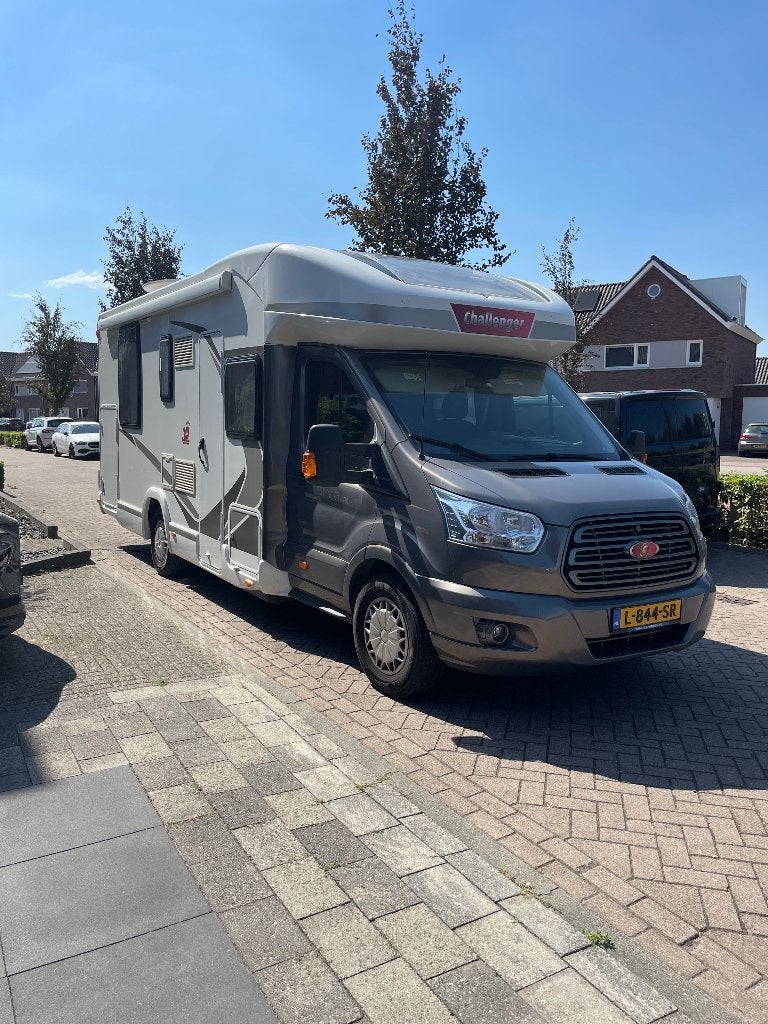 Zeer complete Challenger 398 E special edition, Koelkast, Ringverwarming, Ford, 7 tot 8 meter
