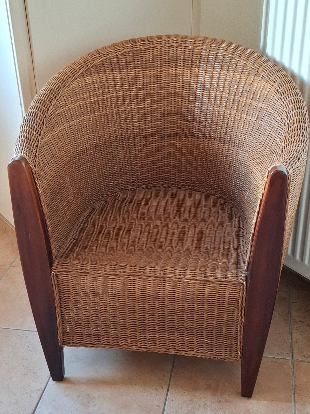 Rotan fauteuil met houten armleuningen, Ophalen, Gebruikt, Minder dan 75 cm, 50 tot 75 cm