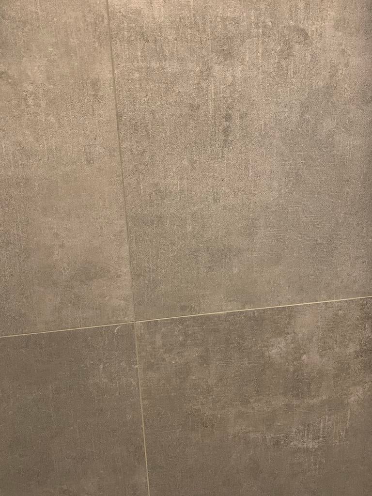 Nieuwe matt grijze keramische tegels 20st, Doe-het-zelf en Verbouw, Tegels, Nieuw, Vloertegels, Keramiek, 60 cm of meer, 5 tot 10 m²