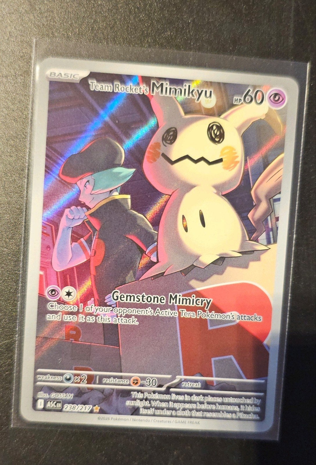 Team Rocket's Mimikyu Pokémon Kaart (Full Art), Ophalen of Verzenden, Zo goed als nieuw, Losse kaart