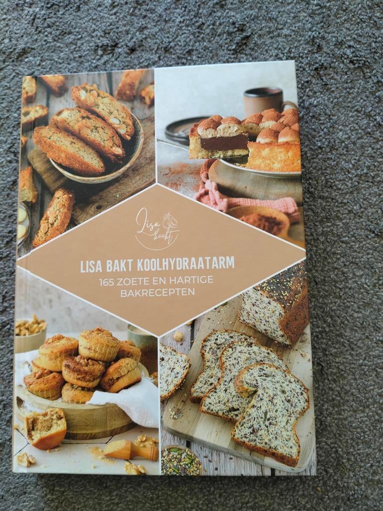 Lisa Bakt Koolhydraatarm - 165 Zoete en Hartige Bakrecepten, Boeken, Kookboeken, Taart, Gebak en Desserts, Zo goed als nieuw, Gezond koken