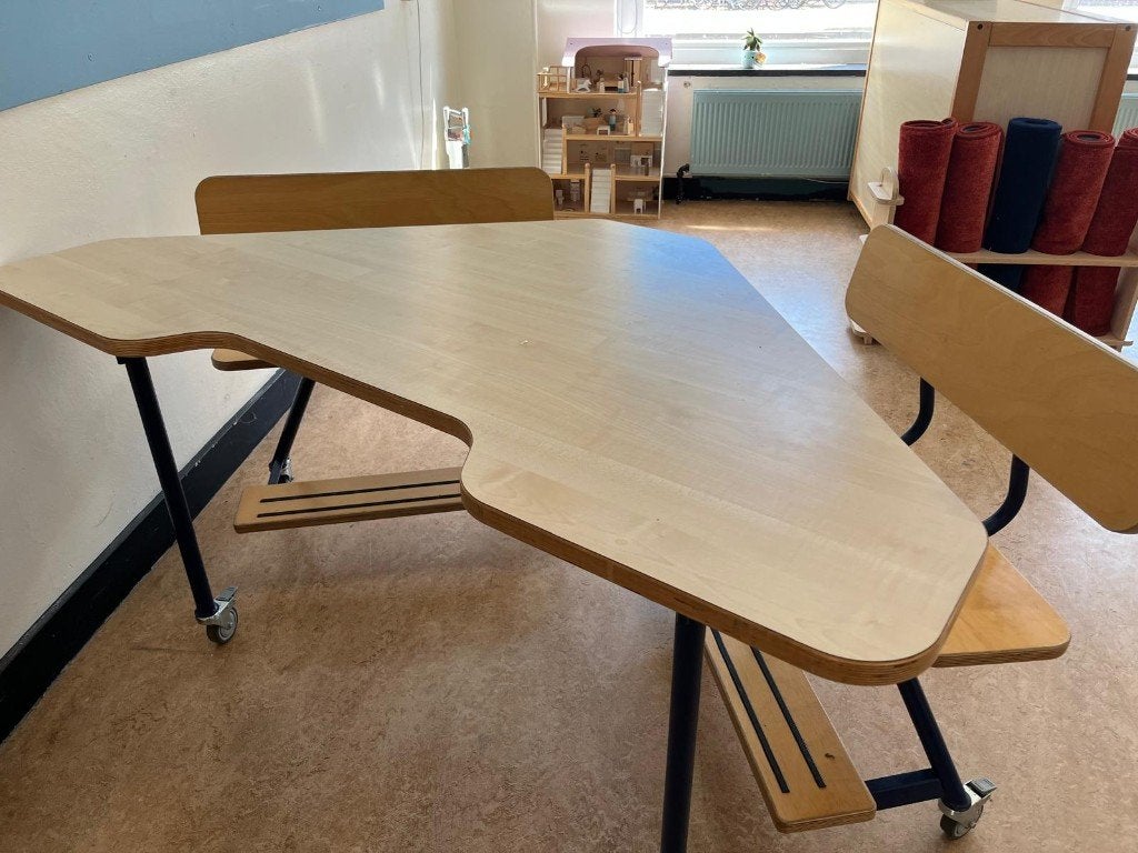Ergonomische hoekbank/tafel voor peuters, Kinderen en Baby's, Kinderkamer | Tafels en Stoelen, Ophalen, Gebruikt, Tafel(s)