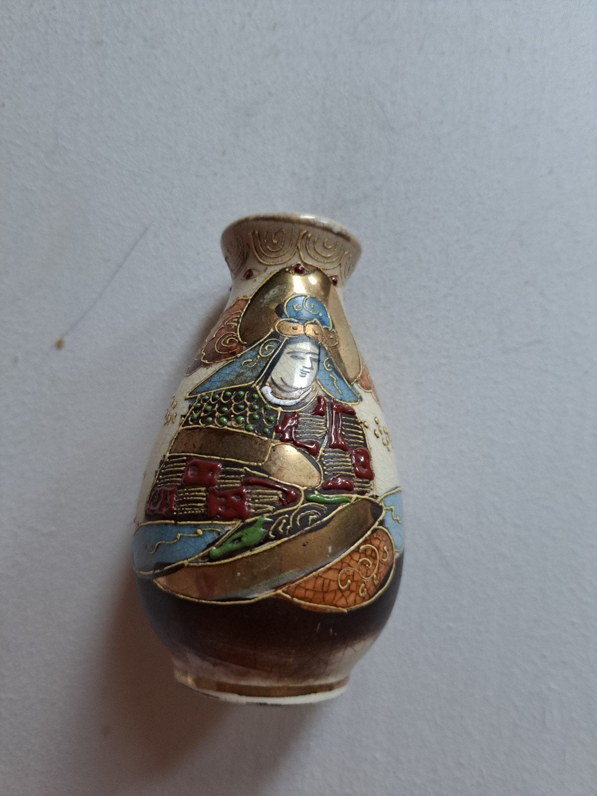 Antiek Japans Satsuma Miniatuur Vaasje – Koshida ca. 1910, Ophalen
