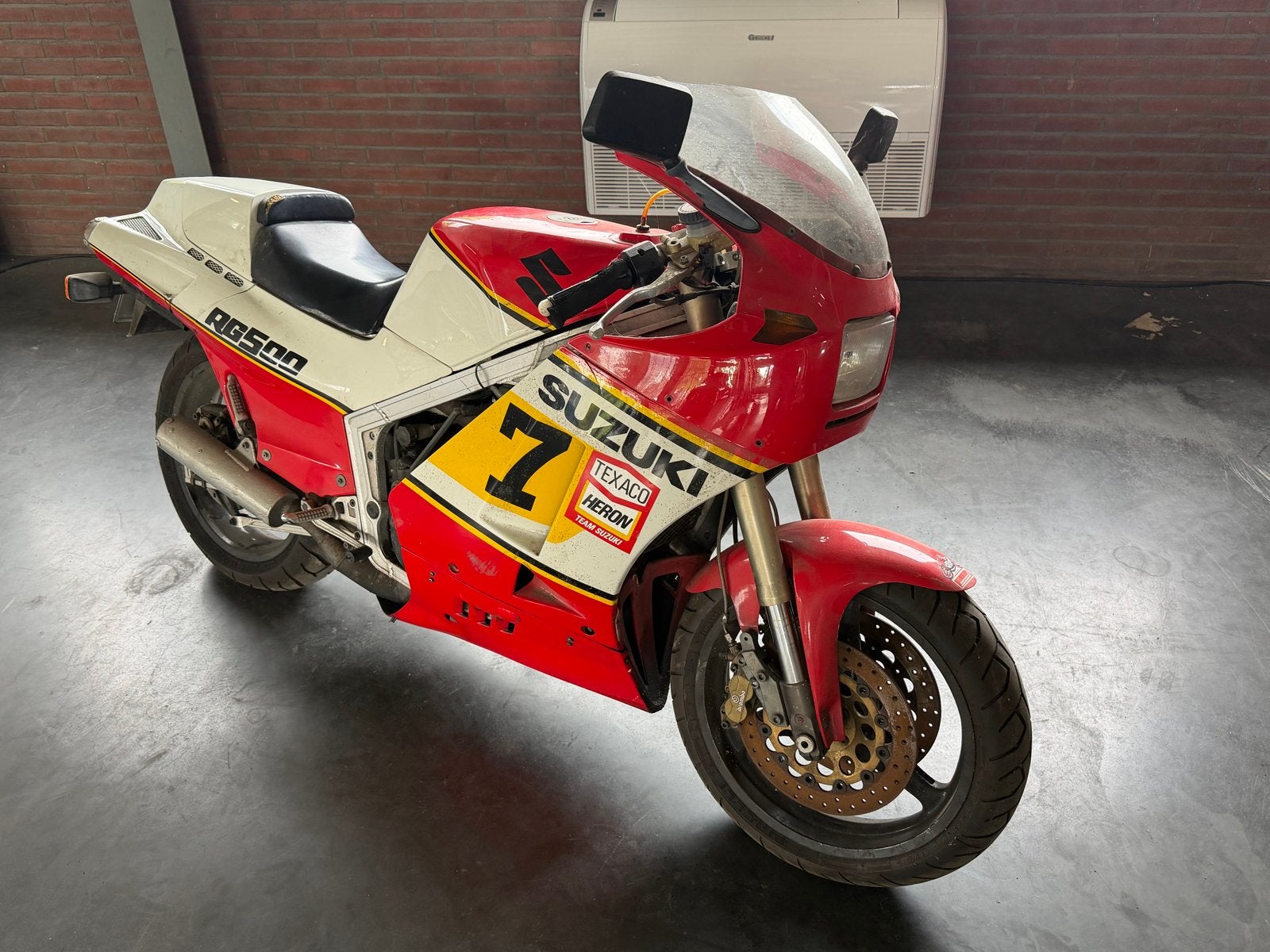 Suzuki RG500 | 82855 km | 2-Takt, Motoren, 4 cilinders, Motorrijbewijs A, Super Sport, Meer dan 35 kW