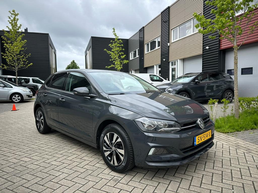 Volkswagen Polo 1.0 TSI |PDC|KEYLESS|CAMERA|CARPLAY|NAVI|NAP, Voorwielaandrijving, Stof, 40 €/maand, Zwart