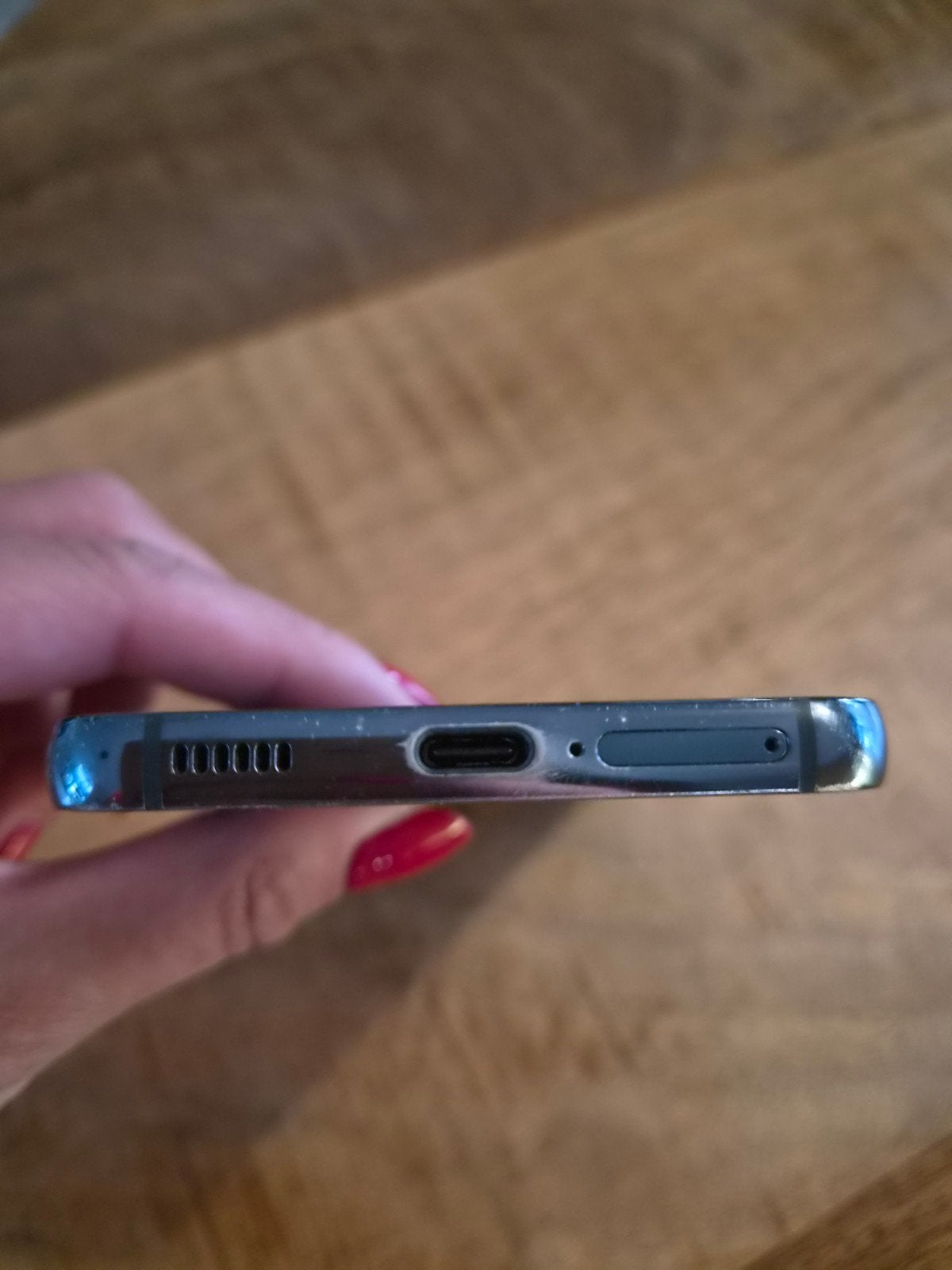 Foto 4 van Samsung Galaxy S22 128GB donker groen - Zo goed als nieuw