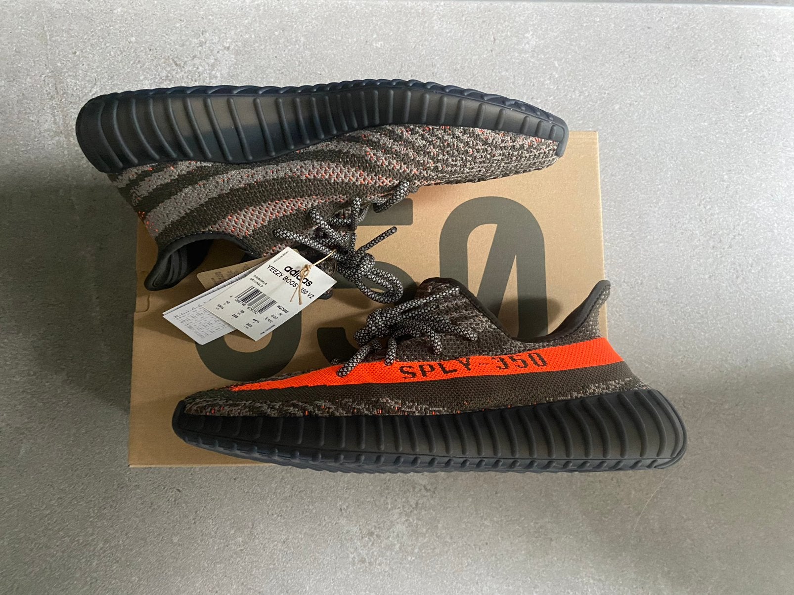 Yeezy Boost 350 V2 Carbon Belguga Maat 44 2/3, Ophalen of Verzenden, Nieuw, Zwart, Sneakers of Gympen