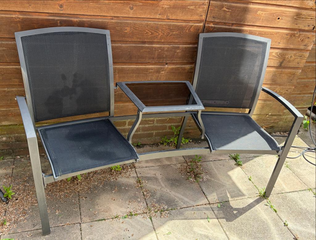 Gebruikte tuinbank met tafeltje/teta-a- tete - 2 zitplaatsen, 2 zitplaatsen, Gebruikt, Aluminium, Ophalen of Verzenden