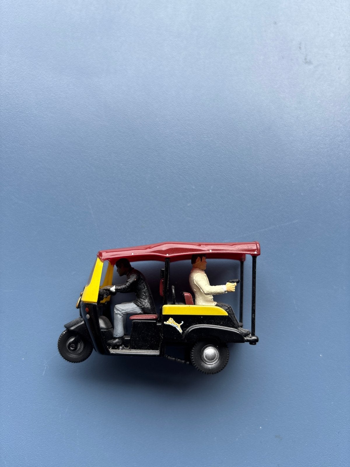 James Bond Tuk Tuk - Die Another Day Collectie, Hobby en Vrije tijd, Modelauto's | 1:43, Ophalen of Verzenden, Zo goed als nieuw