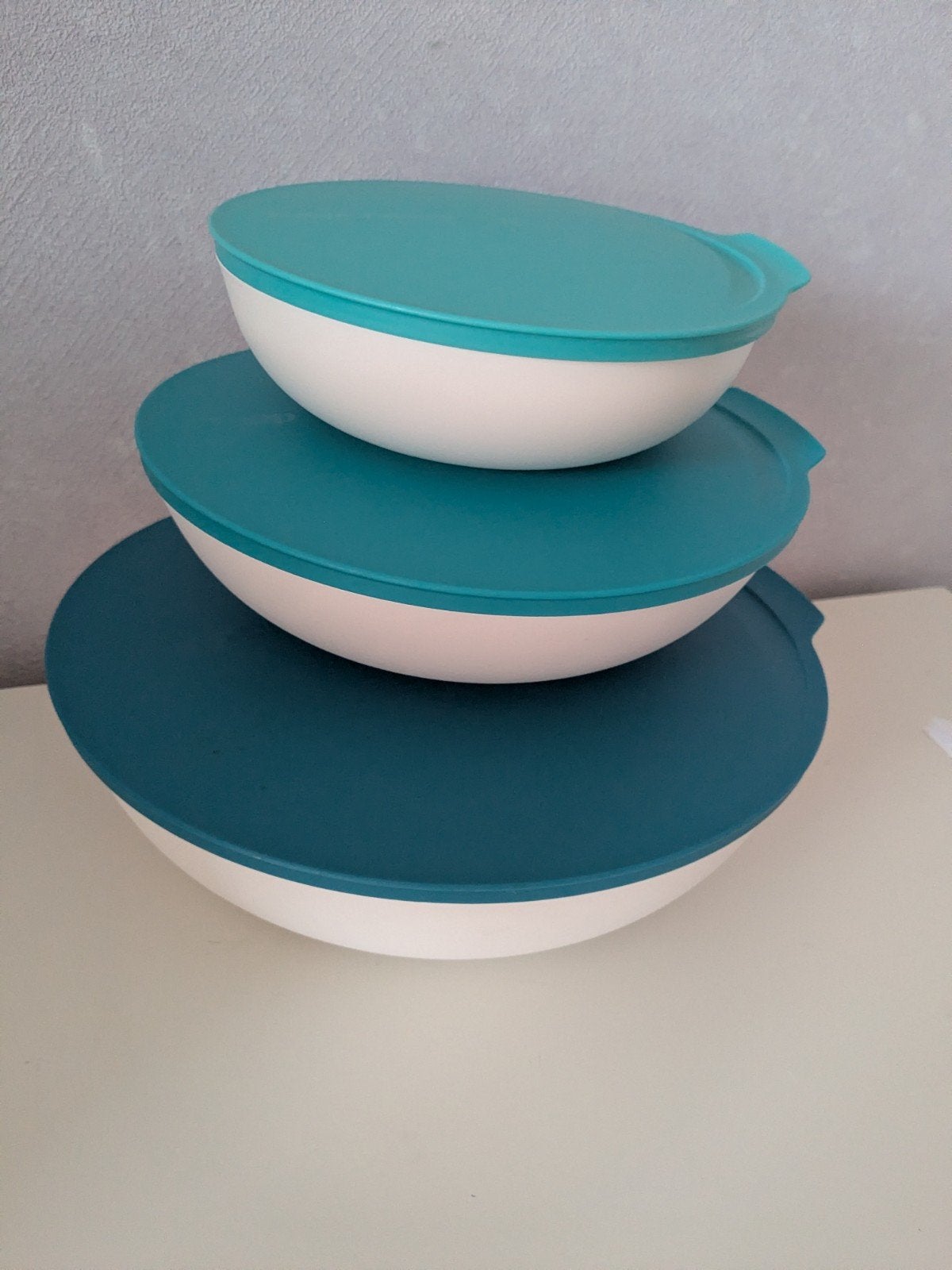 Set van 3 Tupperware kommen met deksel, Nieuw, Ophalen of Verzenden, Bak of Kom, Overige kleuren