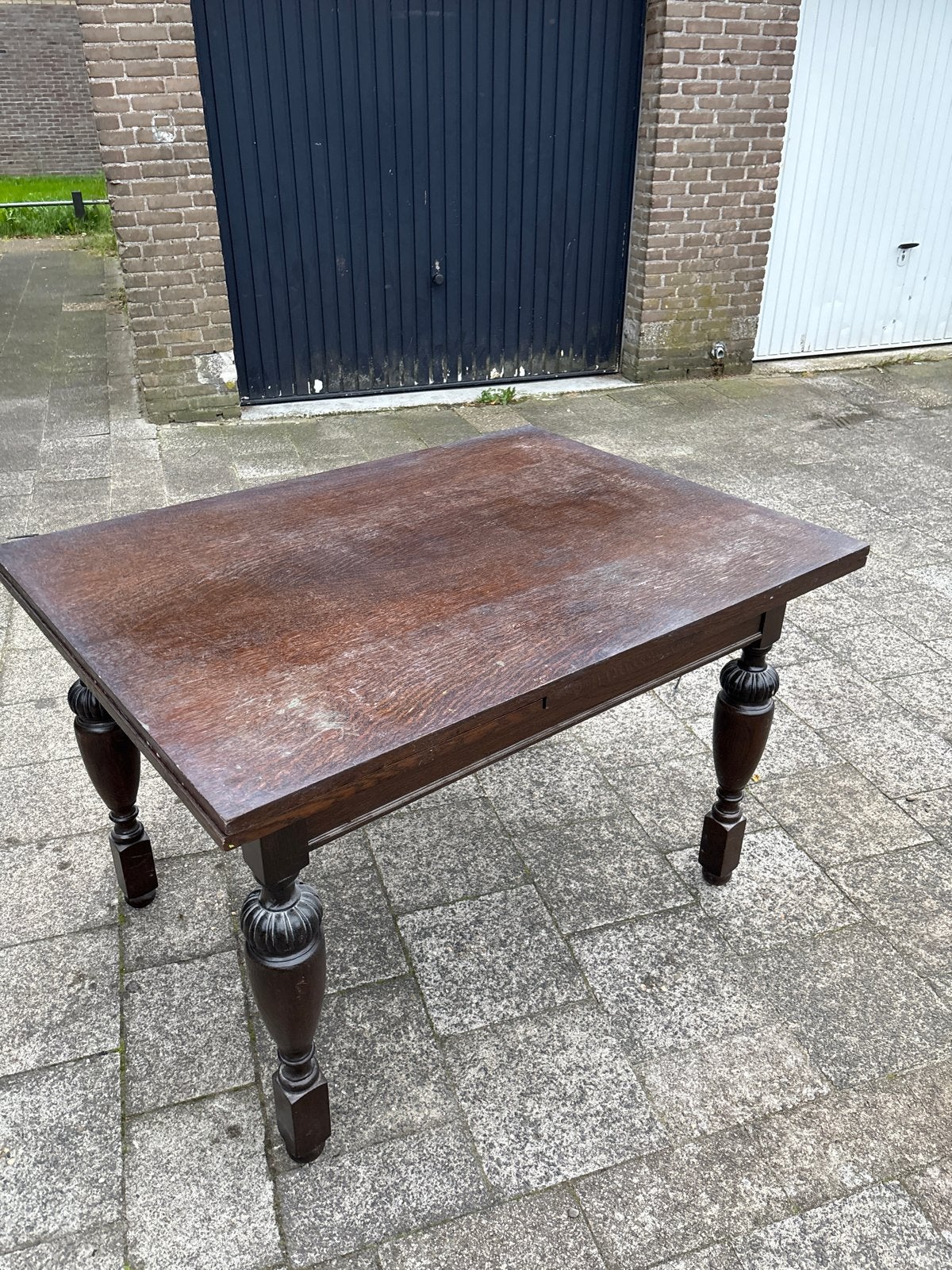 Antieke uitschuifbare eettafel - Donker massief hout