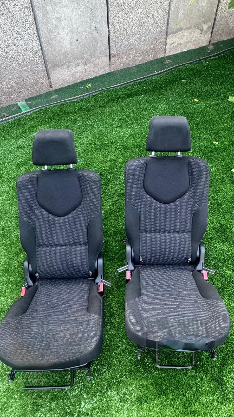 2 peugeot autostoelen in goede gebruikte staat, Ophalen, Peugeot