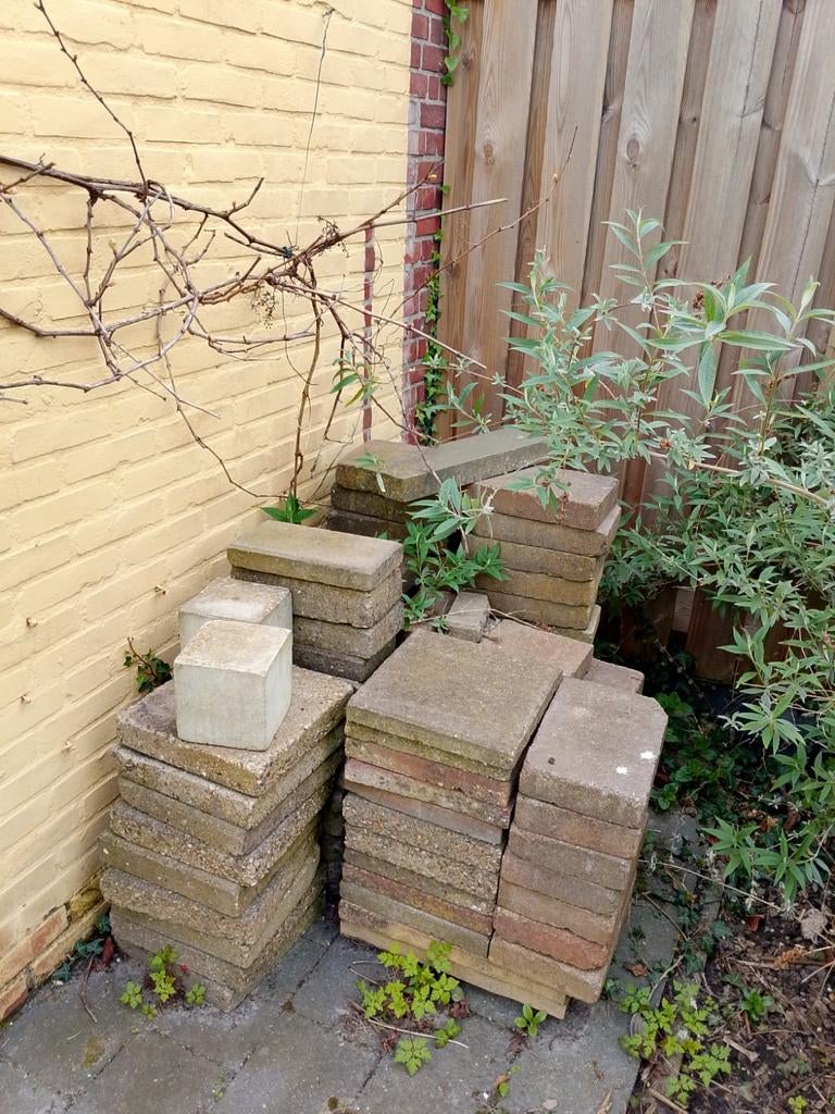 Gratis tegels, Tuin en Terras, Ophalen, Gebruikt, Beton, Terrastegels