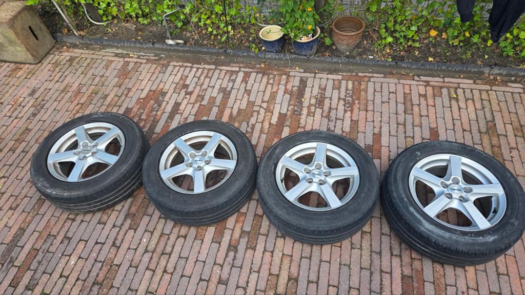 16 inch Enzo Velgen +Dunlop banden Subaru Forester 6,5J ET48, Auto-onderdelen, Banden en Velgen, Ophalen, 16 inch, Banden en Velgen