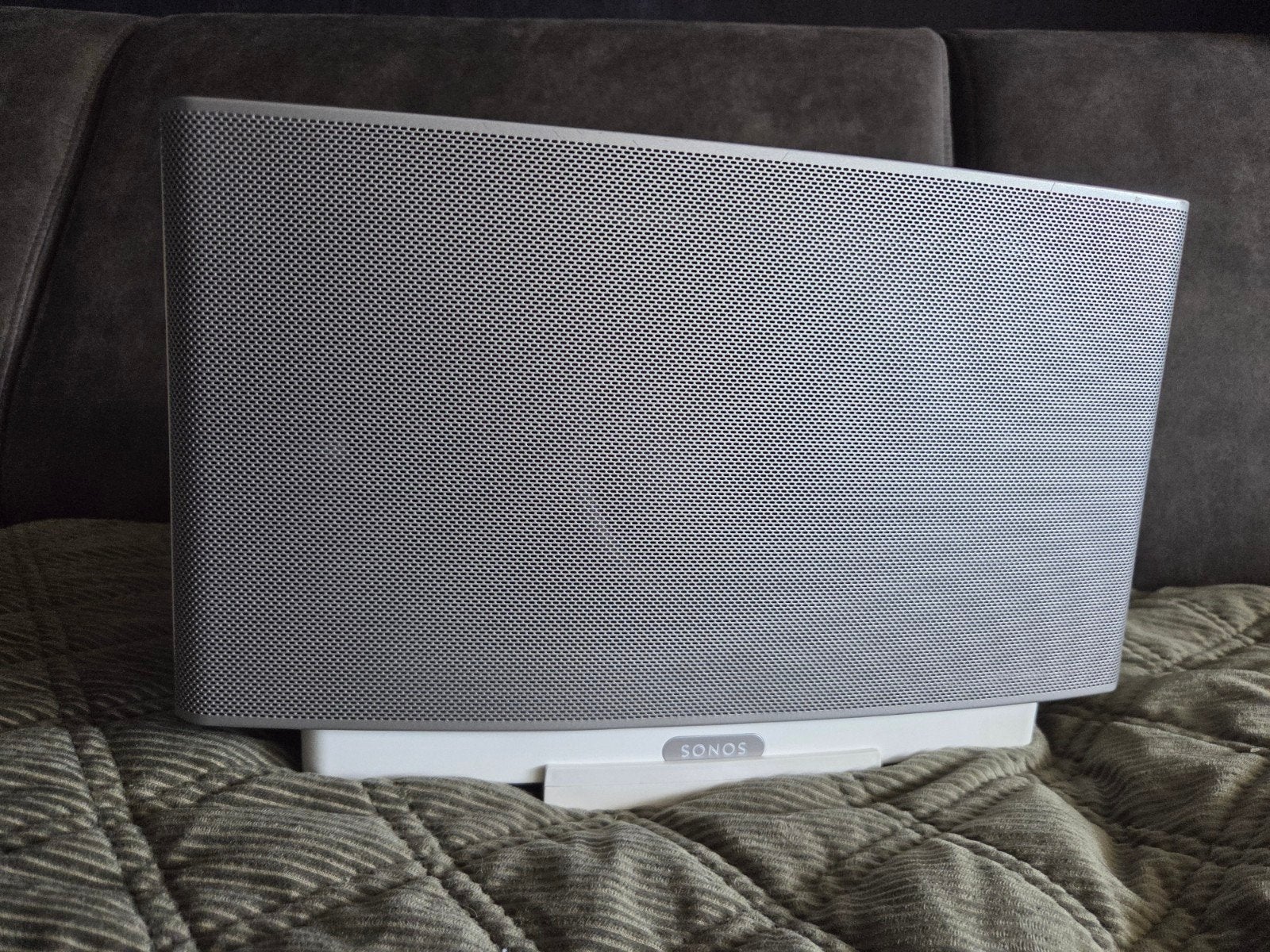 Sonos Play 5 met muurbeugel