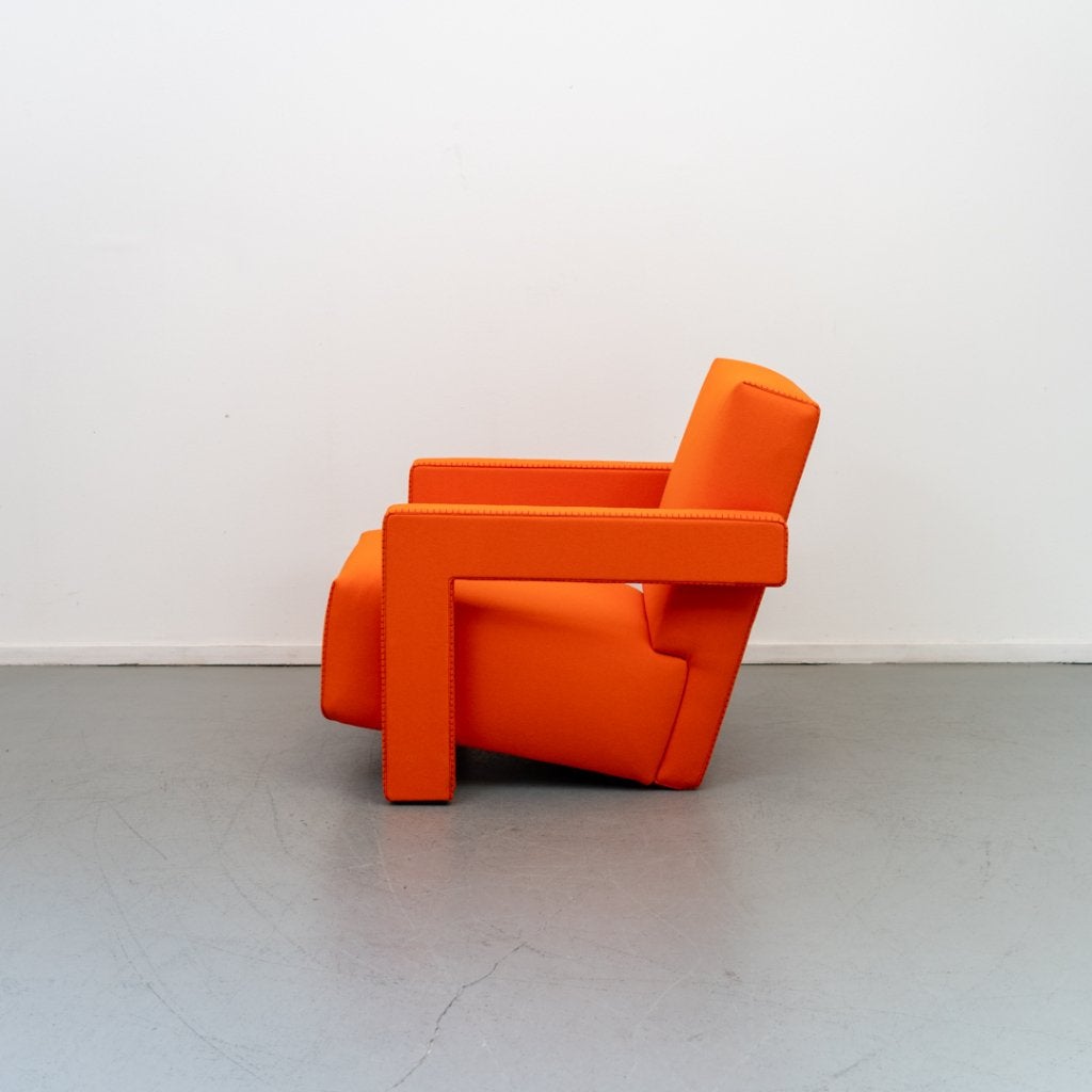 2x Cassina Utrecht Chair type 637 Oranje – Stof, Niet ingevuld, Niet ingevuld, Nieuw, Stof