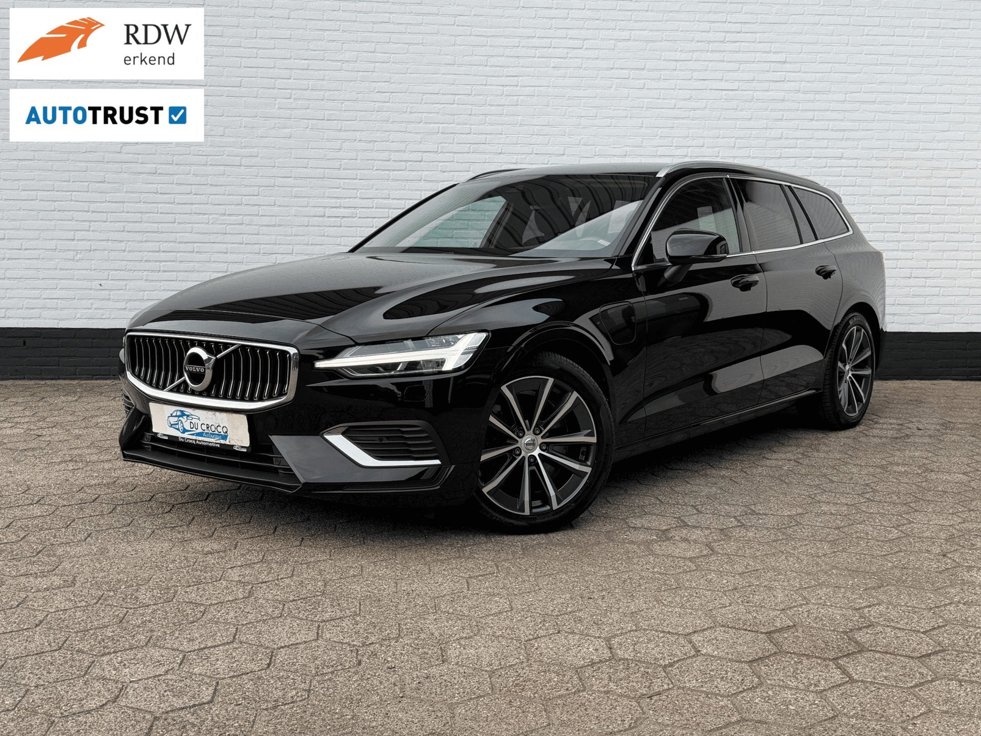 Volvo V60 T6 Recharge AWD Inscription ACC l CAMERA l PILOT A, Auto's, Automaat, Gebruikt, Zwart, 4 cilinders