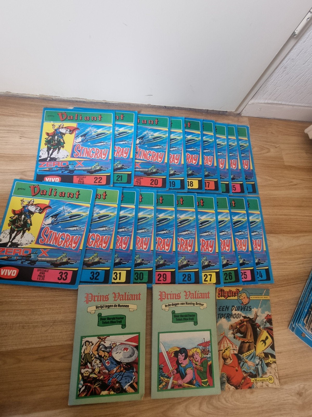 rood/wit/zwart gedrukte strips en oude valiant strips, Meerdere comics, Ophalen of Verzenden, Gelezen, Europa