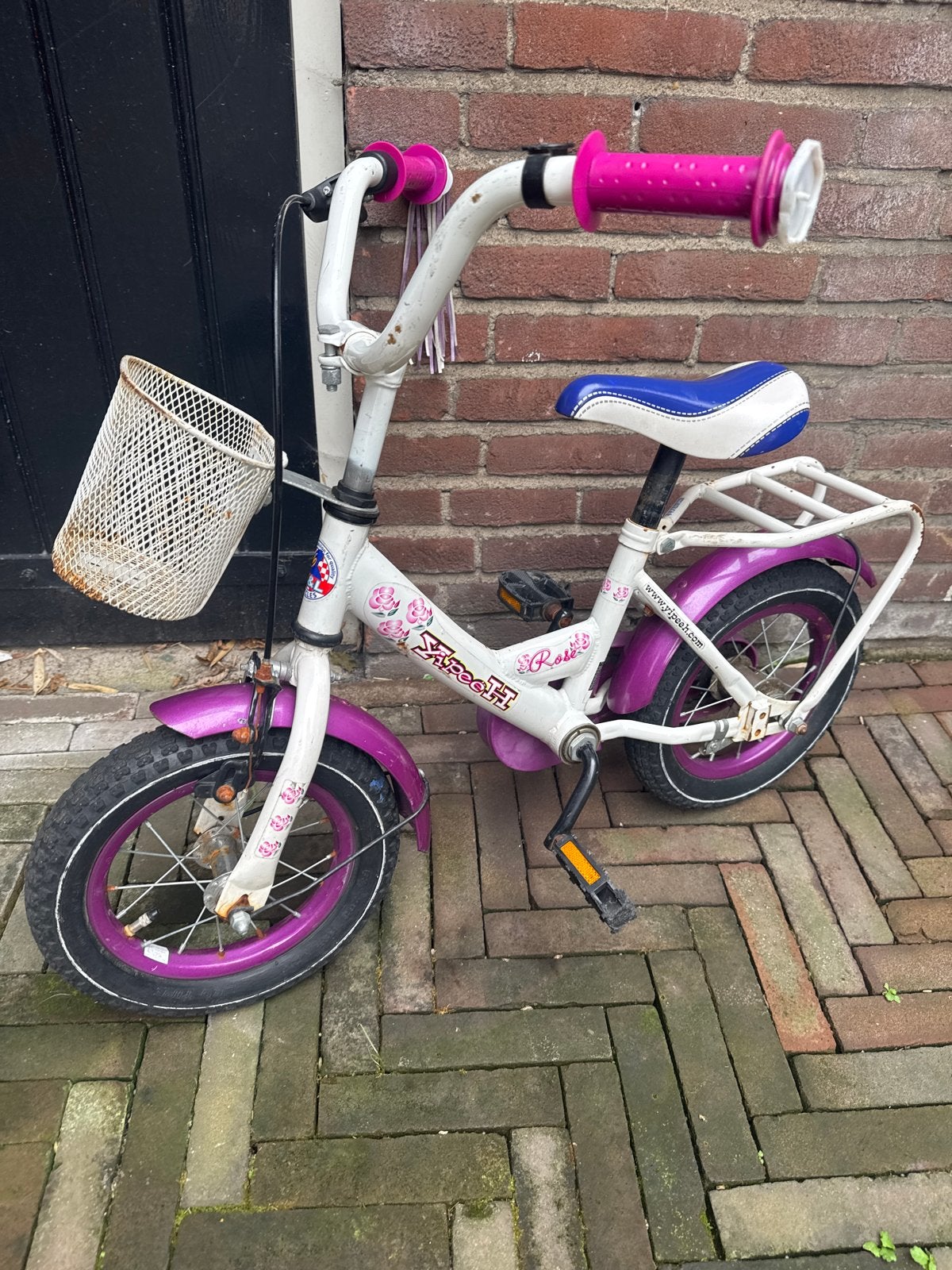 Kinderfietsje wit met paars/roze accenten, Ophalen of Verzenden, Gebruikt, Terugtraprem, Minder dan 16 inch