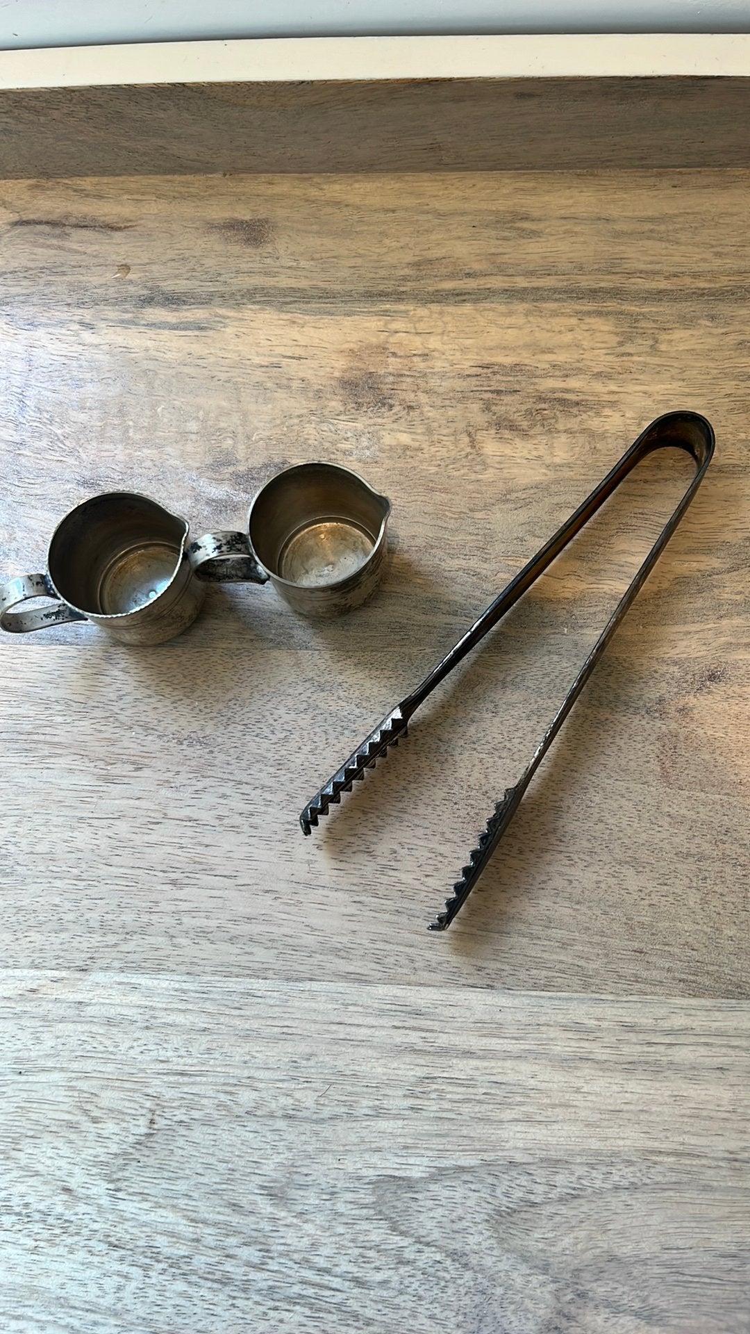 Vintage zilverkleurige melkkannetje 3 cm  en ijstang, Antiek en Kunst, Ophalen of Verzenden, Zilver