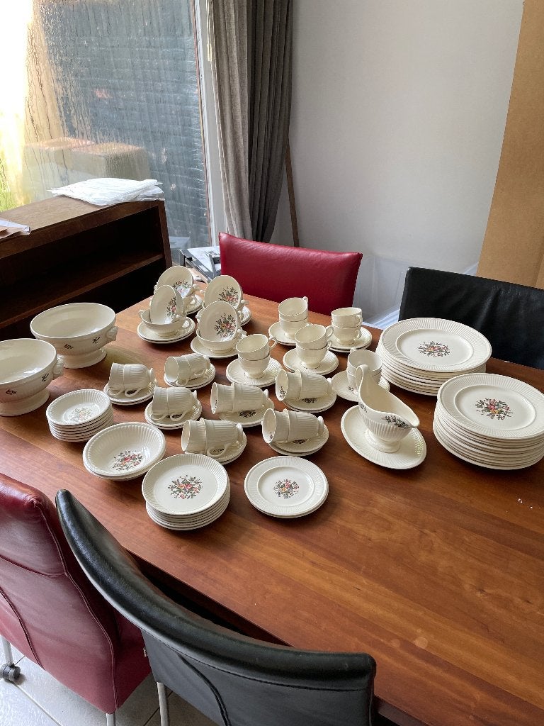 Wedgwood servies met bloem Conway, Huis en Inrichting, Ophalen, Gebruikt, Overige typen, Wedgwood