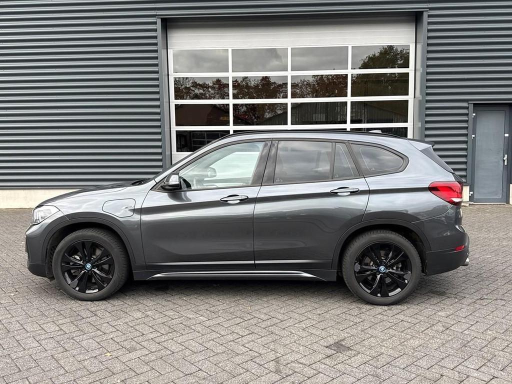 BMW X1 XDrive25e eDrive Edition, Sport line, navigatie, trek, 8 kWh, Gebruikt, Leder en Stof, Plug-in hybride