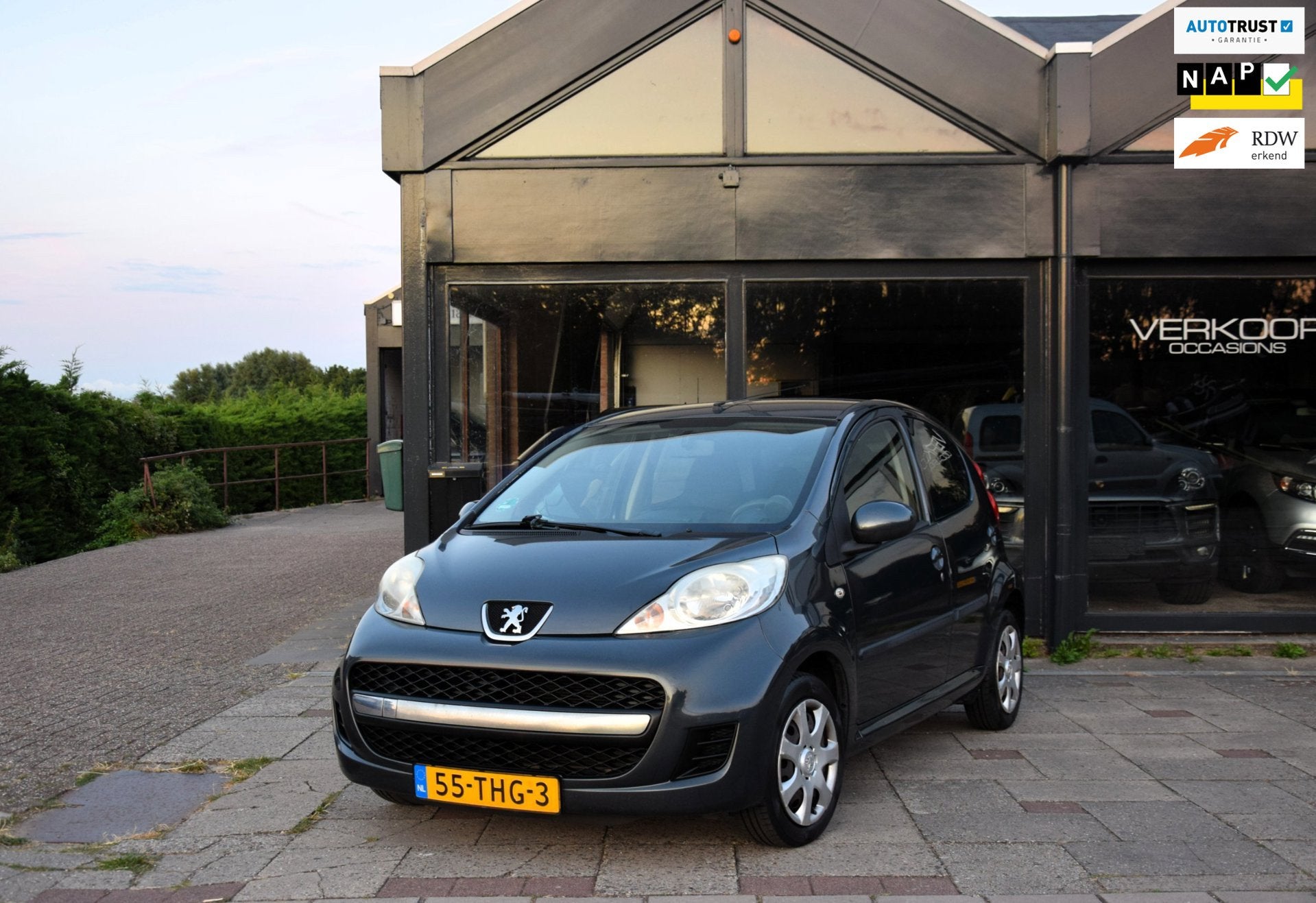 Peugeot 107 1.0-12V XS Carplay Navigatie Airco, Auto's, Voorwielaandrijving, Euro 5, Gebruikt, 4 stoelen