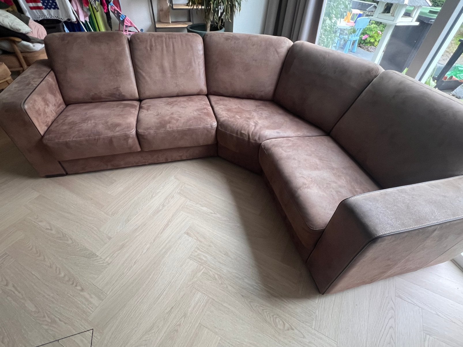 Hoekbank suede leer. Zo goed als nieuw, Ophalen, Zo goed als nieuw