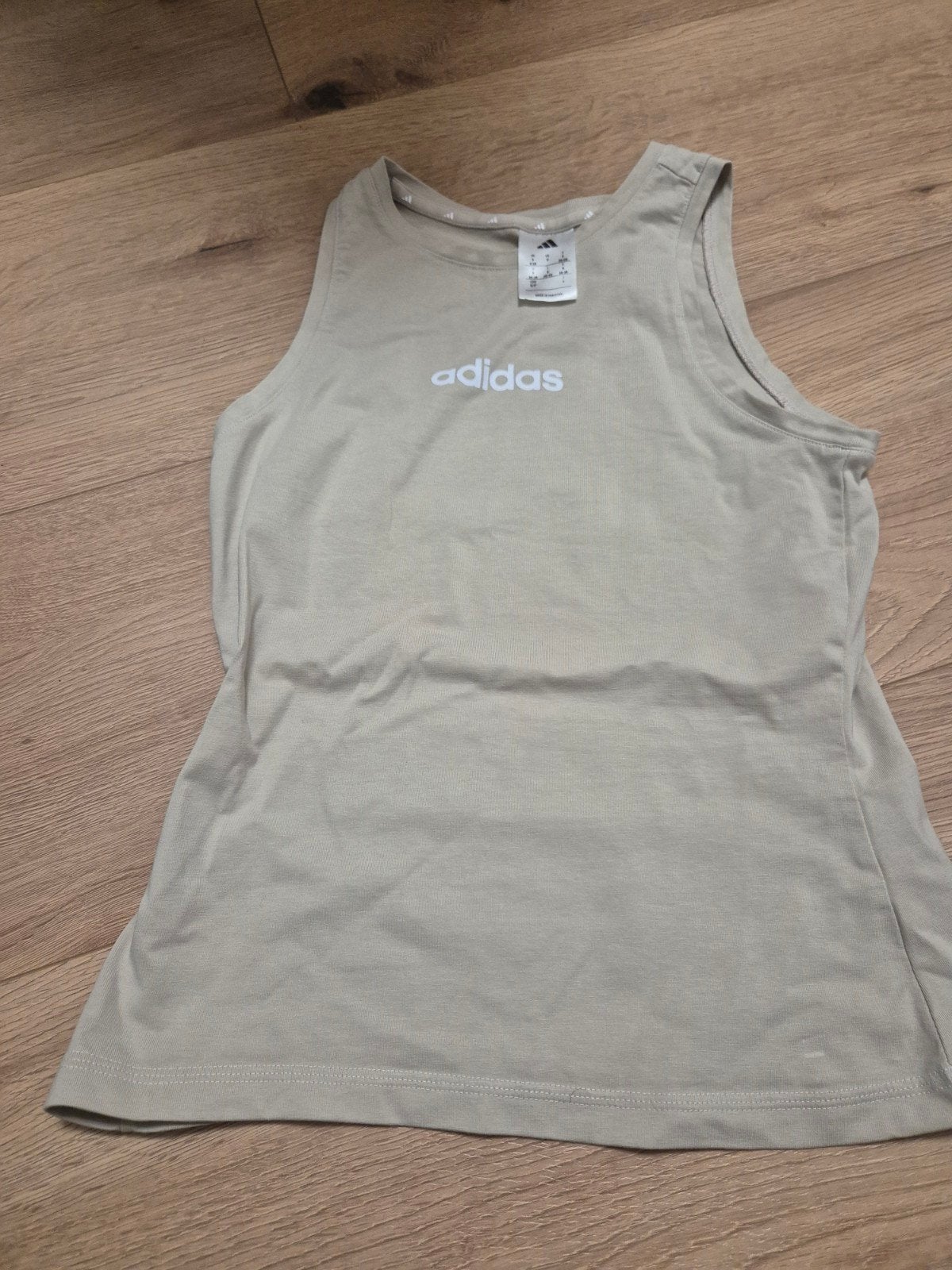 Zandkleurige Adidas sporttop - Maat S, Adidas, Beige, Ophalen of Verzenden, Maat 36 (S)