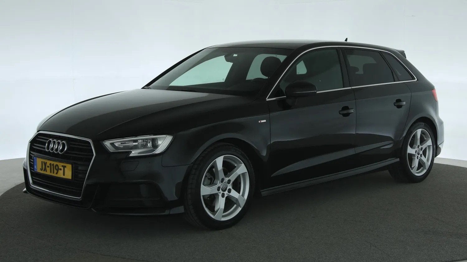 Audi A3 1.6 TDI 81KW Sportback S-Line 2016 Zwart, Auto's, Euro 5, Stof, Zwart, 4 cilinders