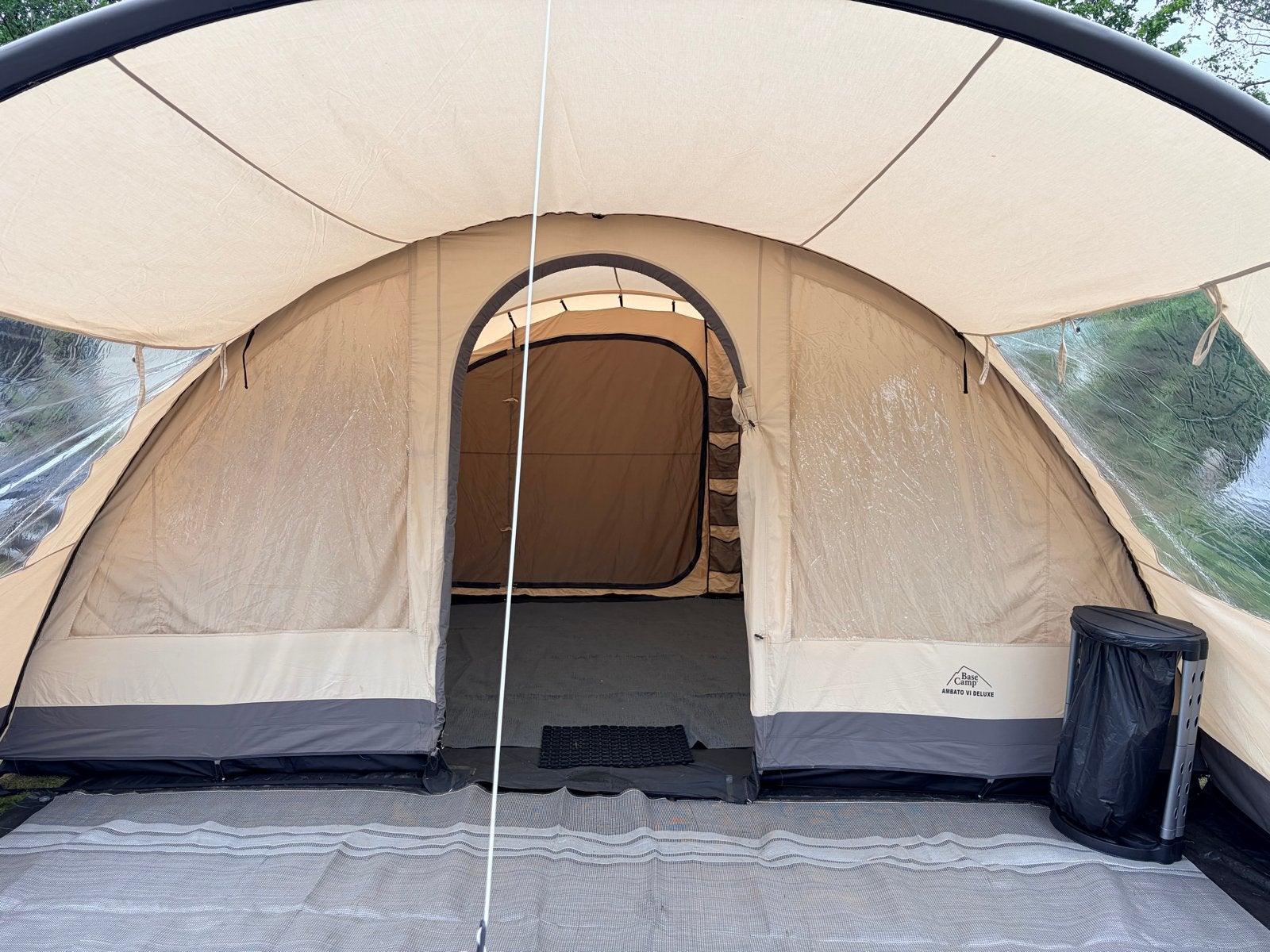 Ruime tunneltent voor 6 personen - Ideaal voor gezinnen, Caravans en Kamperen, Ophalen, Zo goed als nieuw, Tot en met 6