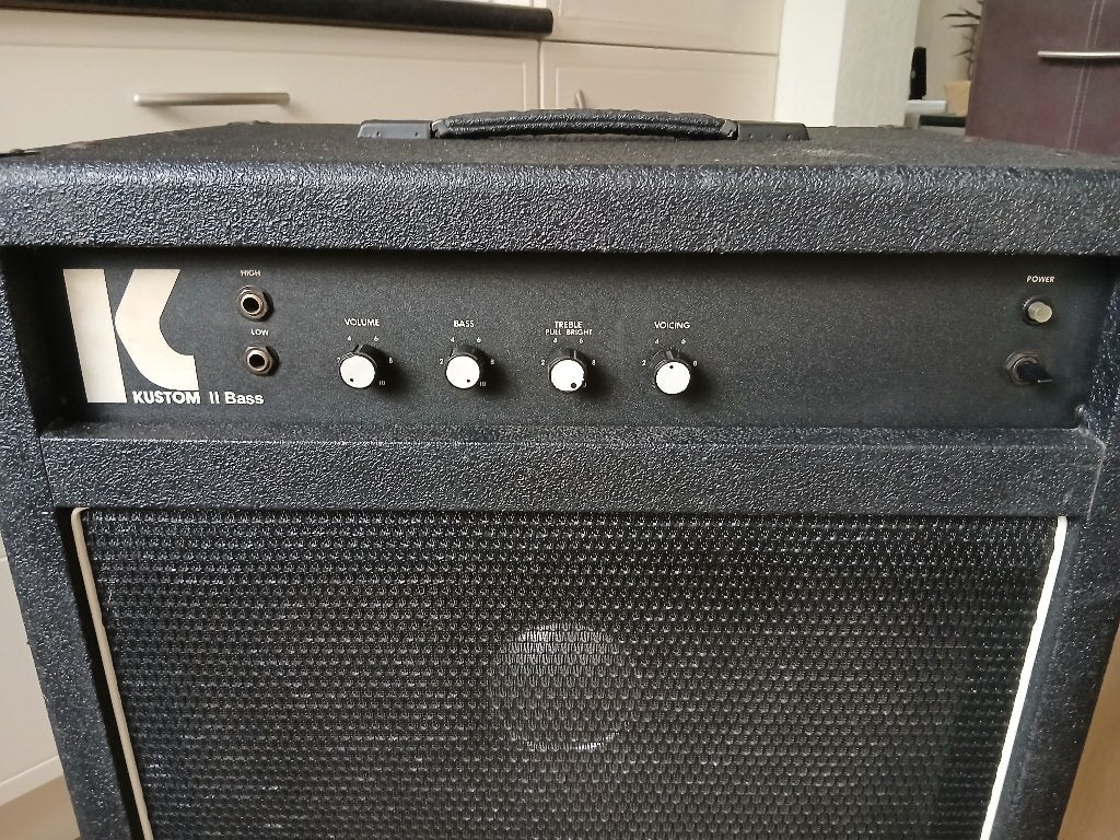 KUSTOM II BASCOMBO.     BIEDEN., Ophalen, Gebruikt, Basgitaar, 100 watt of meer