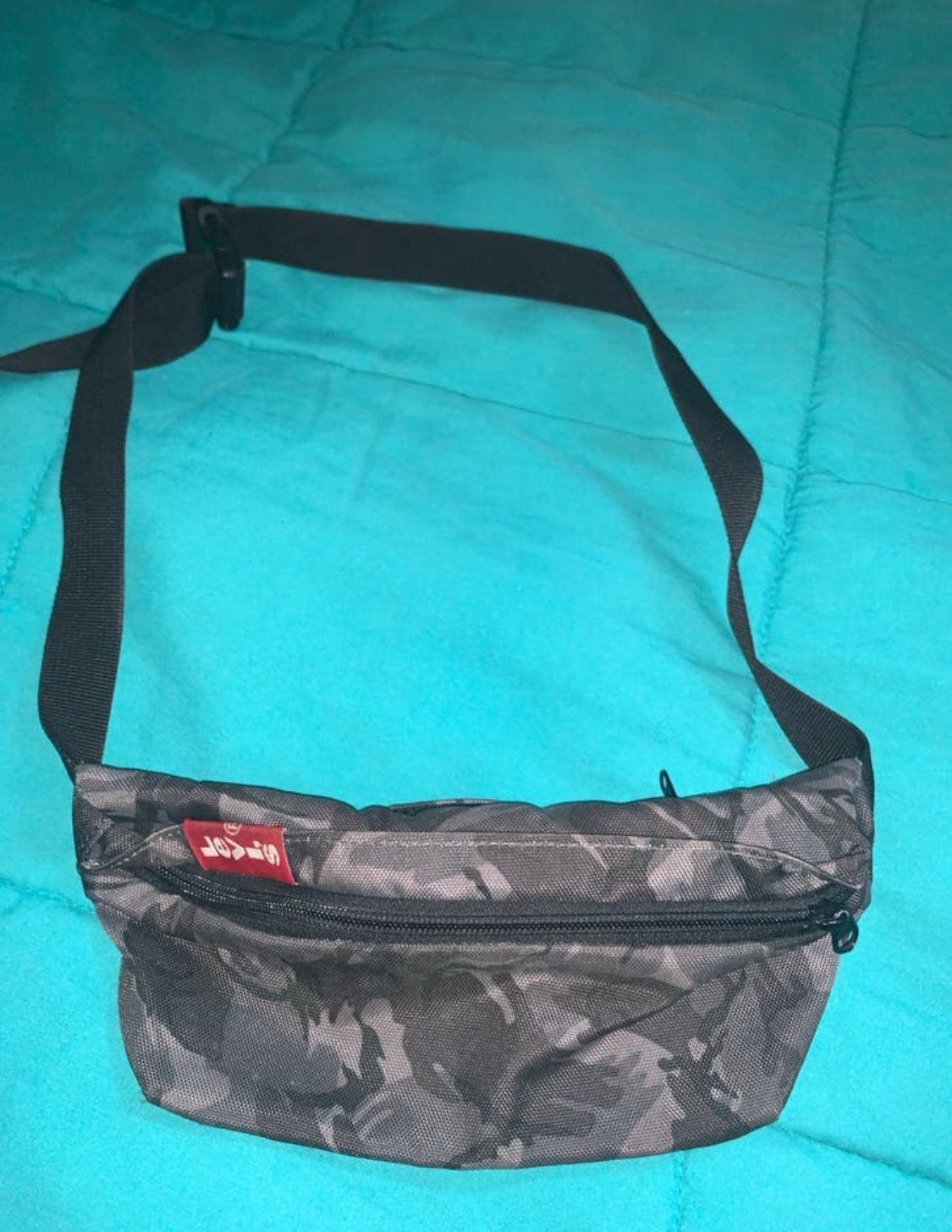 Levis buiktas camouflage print, Ophalen of Verzenden, Gebruikt, Grijs, Overige typen