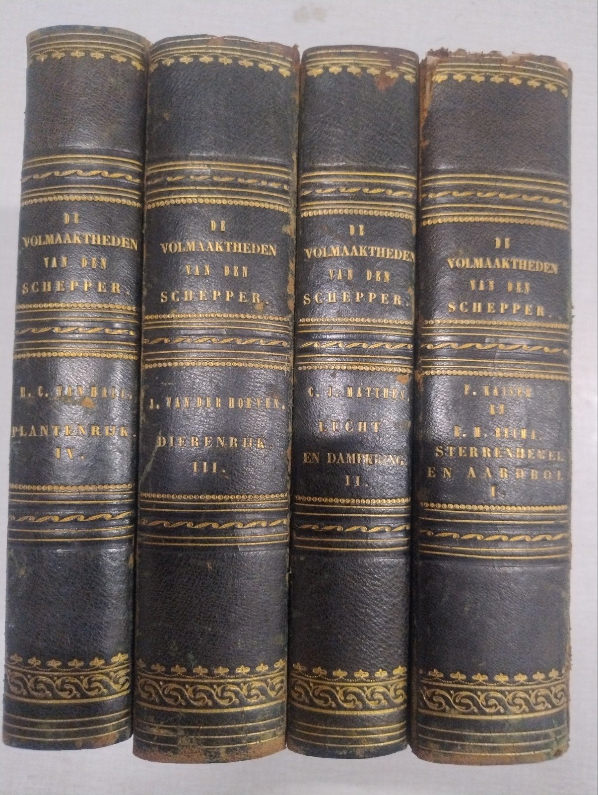 De Volmaaktheden van de Schepper - Complete Serie (4 delen), Ophalen of Verzenden, Gelezen