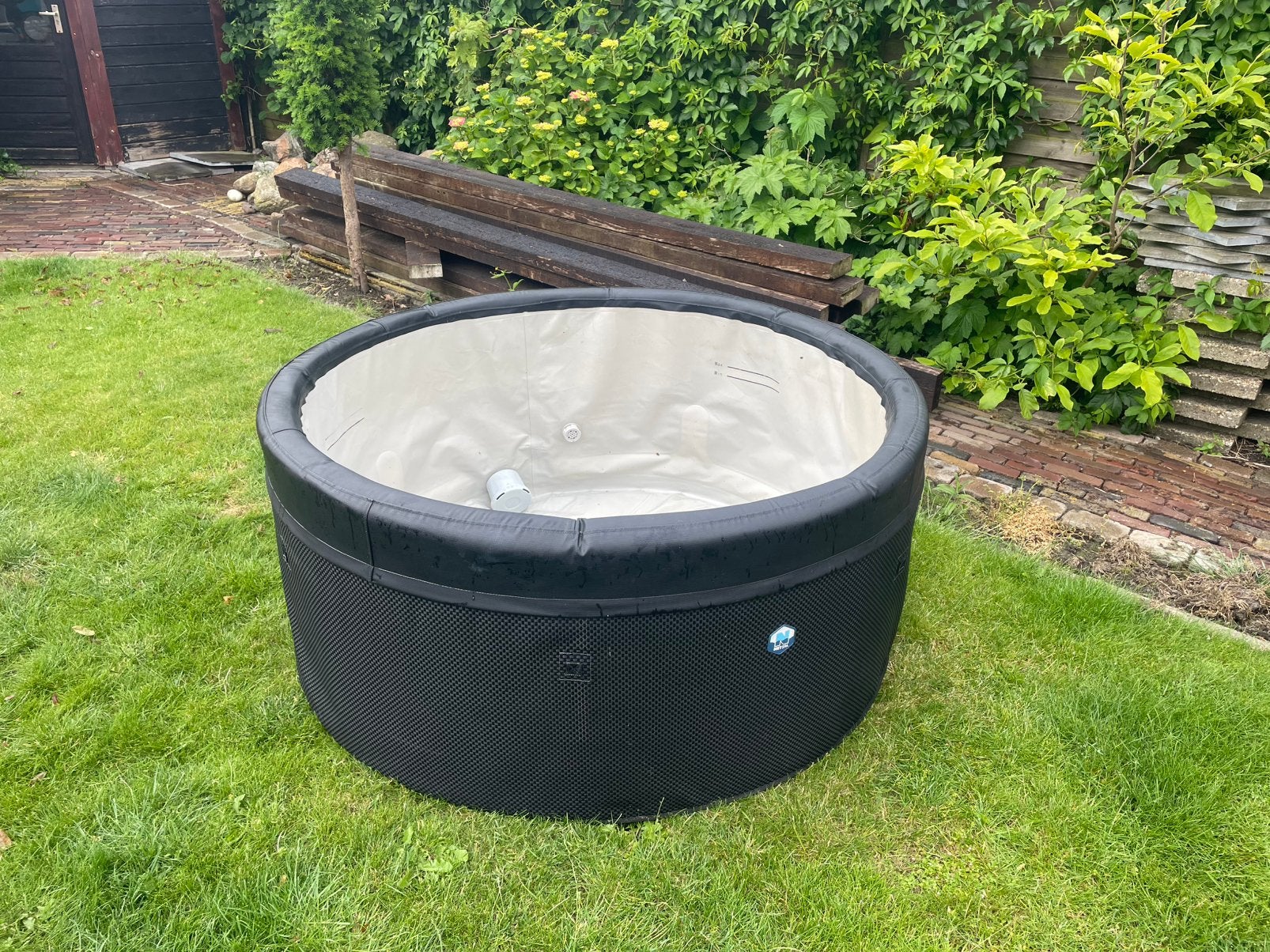 Netspa Jacuzzi Vita Rond 156x70, Ophalen, Gebruikt