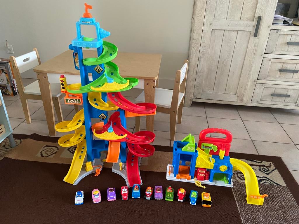 Little people racebaan/toren en garage/wasstraat, Kinderen en Baby's, Speelgoed | Vtech, Ophalen, Zo goed als nieuw, 2 tot 4 jaar