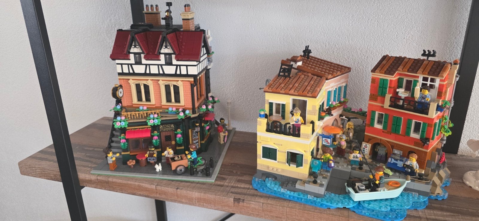 LEGO Icons 10350 Hoekpand en LEGO Ideas 21359 Italiaanse Riv, Ophalen of Verzenden, Zo goed als nieuw, Overige merken