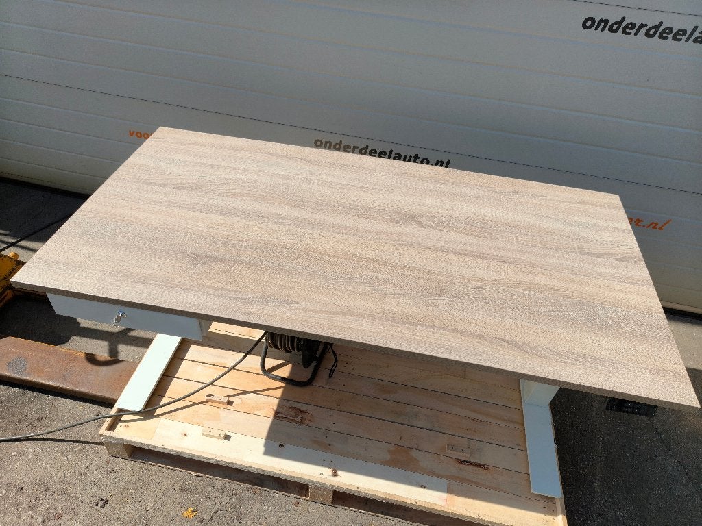 zit sta bureau, hoog laag tafel, elektrisch verstelbaar, Ophalen, Elektrisch, 160 cm, Gebruikt