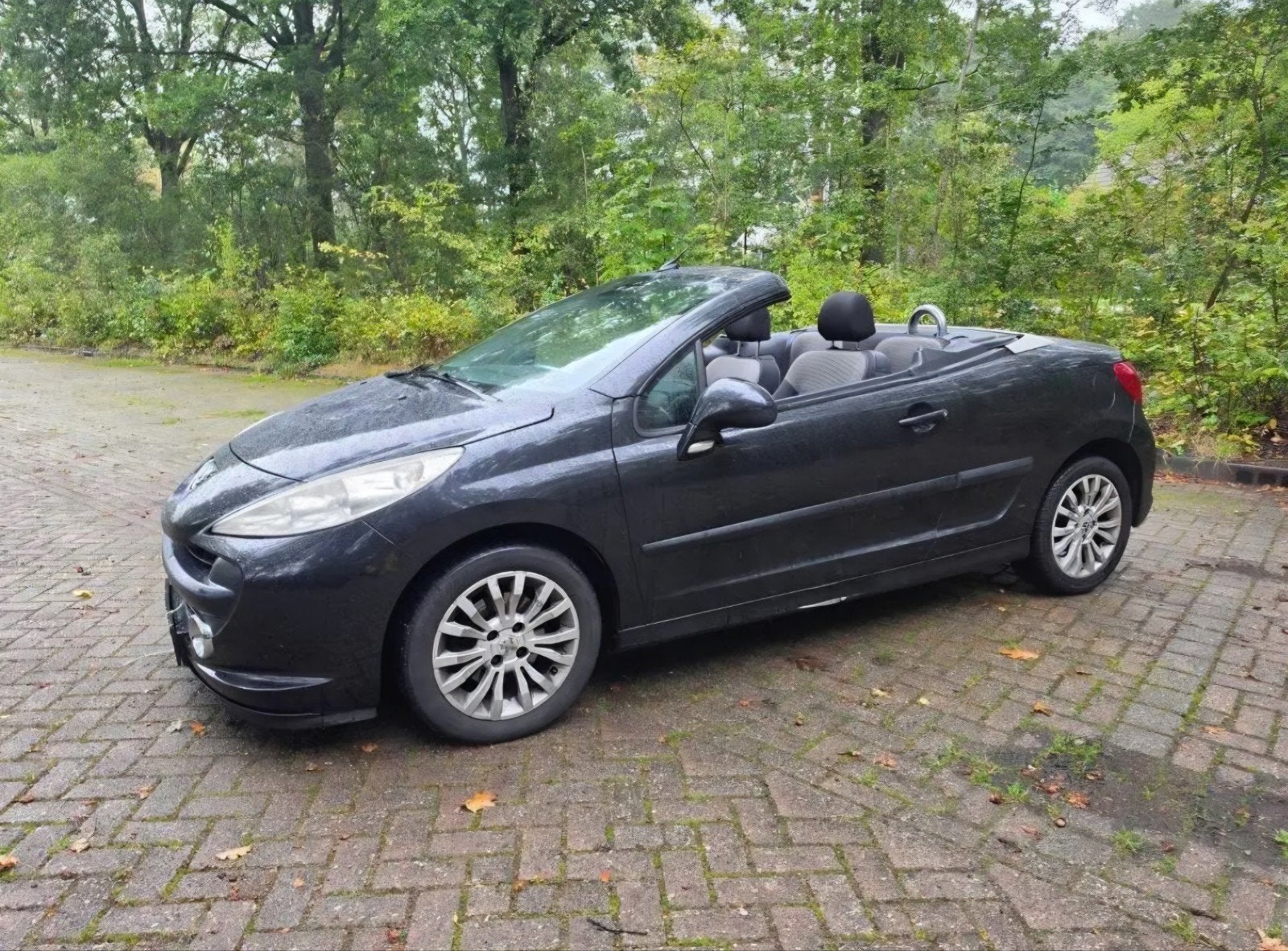 Peugeot 207 1.6 16V CC 88KW 2008 Zwart, Auto's, Voorwielaandrijving, 15 km/l, 4 cilinders, Cabriolet