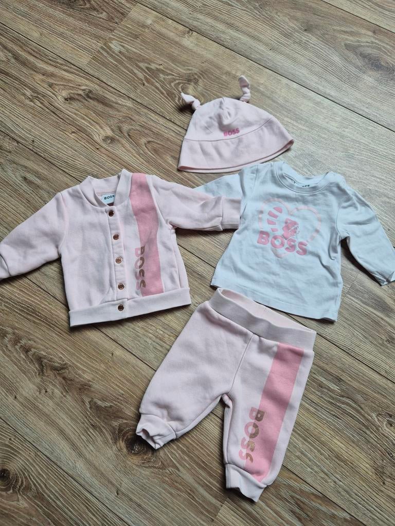 Mooi setje Hugo Boss maatje 50/56 nieuwstaat, Kinderen en Baby's, Babykleding | Maat 50, Meisje, Nieuw, Ophalen of Verzenden, Setje