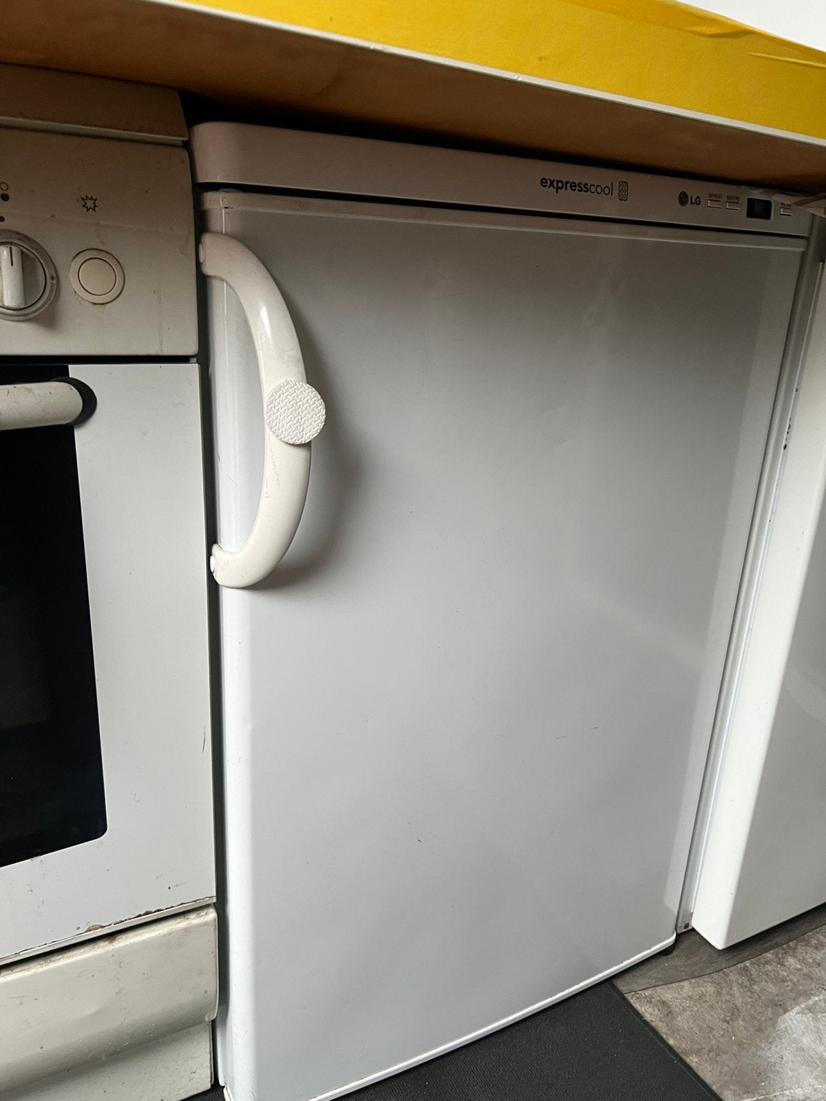 Tafelmodel vriezer wit 82x52 incl 3 lades 1 opbergrek, Witgoed en Apparatuur, Vriezers en Diepvrieskisten, Minder dan 85 cm, Minder dan 60 cm